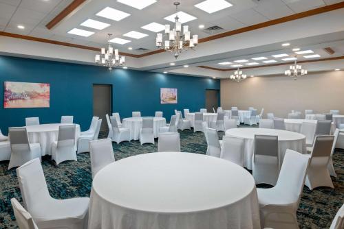 Hampton Inn Salisbury - image 11