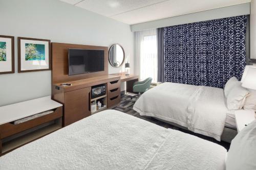 2 queen beds