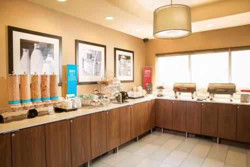 Hampton Inn & Suites Seattle-Downtown - image 13