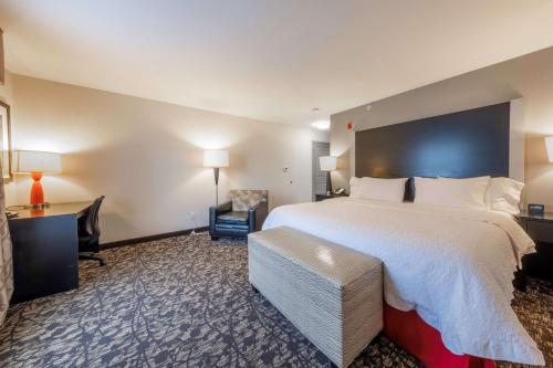 Hampton Inn By Hilton & Suites Dupont