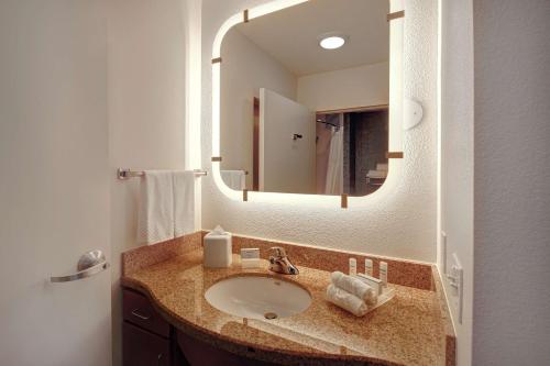 2 bedrooms, 3 beds