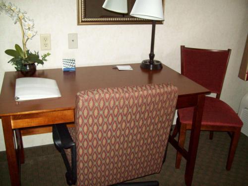 Hampton Inn Sidney - image 10