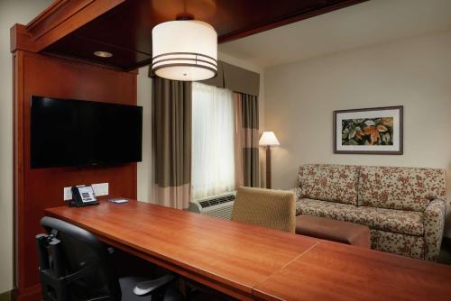 King Studio Suite - Non-Smoking