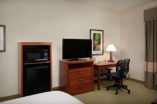 King Room with Sofa Bed - Non-Smoking