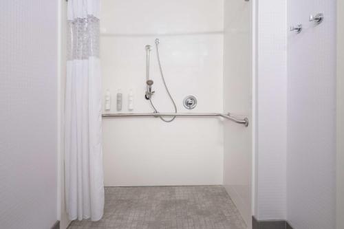 Hampton Inn Sanford - image 9