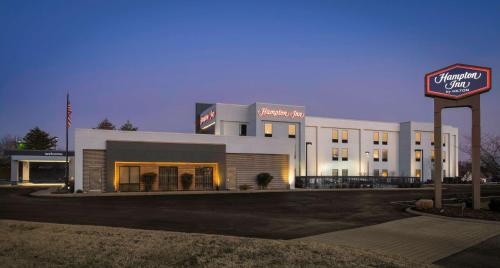 Hampton Inn - Springfield - image 8