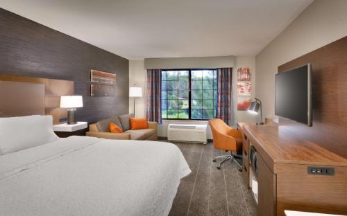 1 king bed, 1 sofa bed