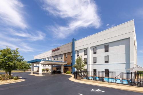 . Hampton Inn Saint Robert