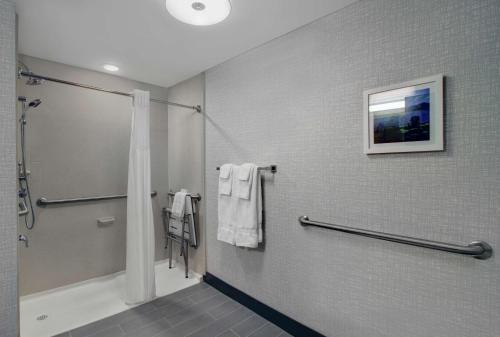 Hampton Inn & Suites by Hilton Syracuse Dewitt - image 14