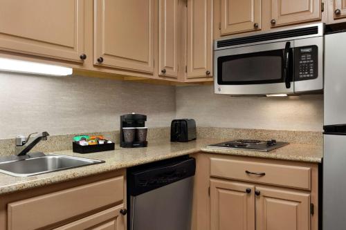 Homewood Suites Syracuse-Liverpool - image 4