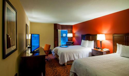 Hampton Inn By Hilton And Suites Tampa-North