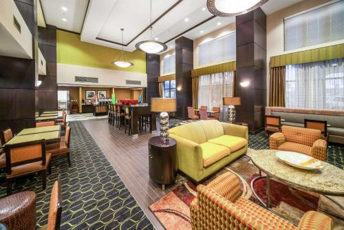 Hampton Inn By Hilton And Suites Tulsa/Catoosa