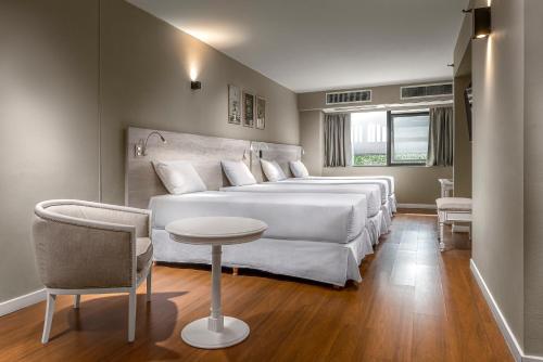 Quadruple Room image 7