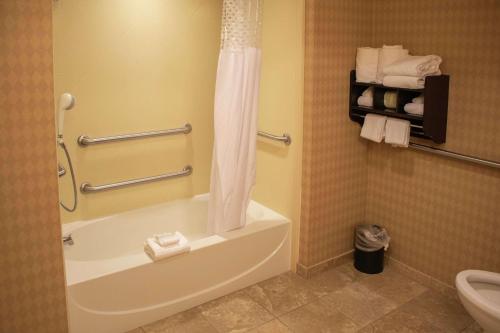 Hampton Inn & Suites-Knoxville/North I-75