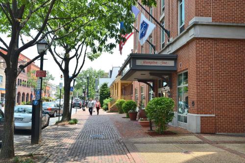 Hampton Inn By Hilton Alexandria-Old Town/King St. Metro