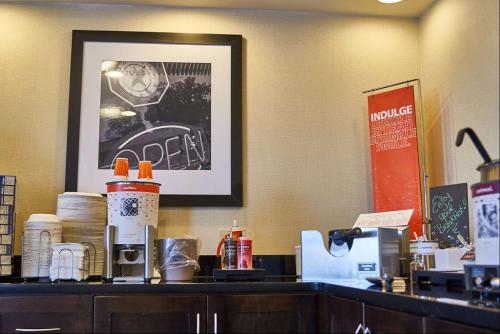 Hampton Inn Uniontown - image 11