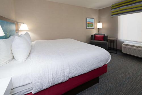 Hampton Inn By Hilton Visalia