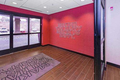 Hampton Inn Waynesburg - main image