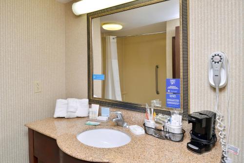 Hampton Inn Wytheville - image 4