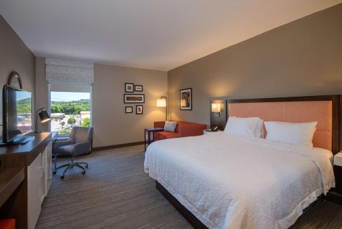 希爾頓歡朋酒店 - 威爾克斯伯勒 (Hampton Inn Wilkesboro) in 威爾克斯伯納
