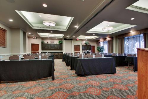 Hampton Inn Warner Robins - image 2