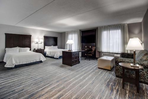 2 queen beds