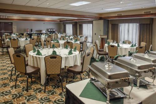 Hampton Inn & Suites Youngstown-Canfield