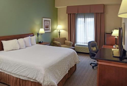 Hampton Inn & Suites Youngstown-Canfield