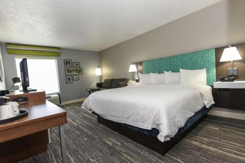 Hampton Inn Youngstown-North - image 11