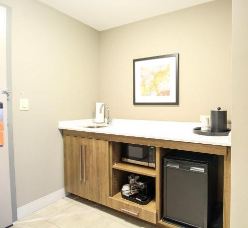 ห้องน้ำ, Hampton Inn by Hilton Sydney in ซิดนีย์ (NS)