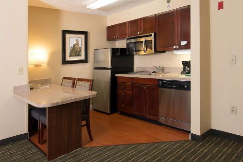 Homewood Suites By Hilton Toronto Airport Corporate Centre