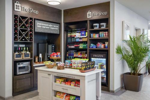 Hilton Garden Inn Allentown West - image 9