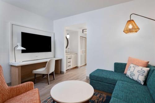 DoubleTree Suites by Hilton Naples - image 10