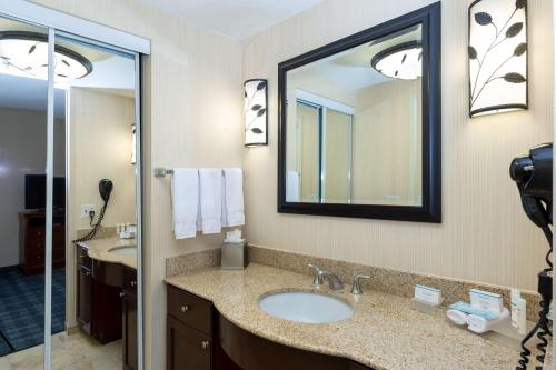 2 bedrooms, 4 beds