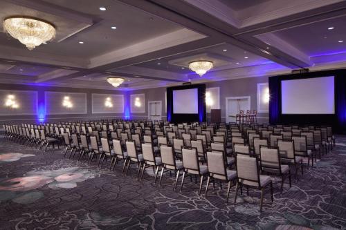Hilton Atlanta/Marietta Hotel & Conference Center - image 8