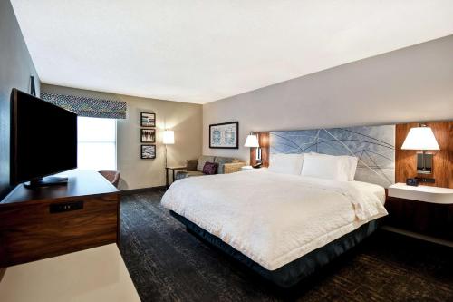 Hampton Inn Atlanta-Mall of Georgia - image 12