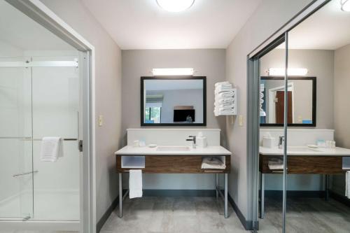 Hampton Inn & Suites Opelika-I-85 Auburn Area - image 11