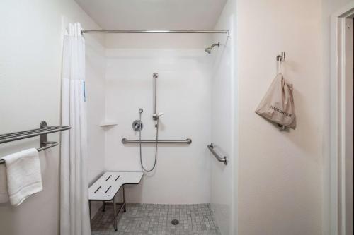 Hampton Inn & Suites Opelika-I-85 Auburn Area - image 3