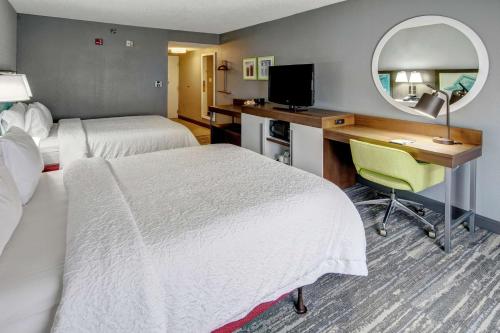 2 queen beds