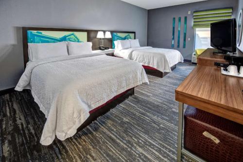 Hampton Inn Batesville - image 11