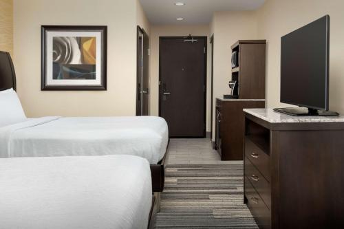 2 queen beds