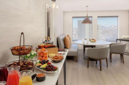 DoubleTree Suites by Hilton Hotel Boston - Cambridge