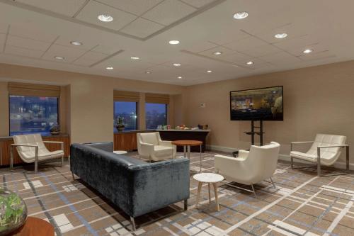 DoubleTree Suites by Hilton Hotel Boston - Cambridge