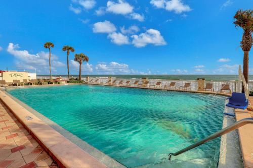 Swimming pool, Daytona Beach Resort 246 near Riptides Raw Bar & Grill