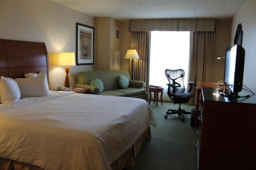 Hilton Garden Inn Addison - image 11