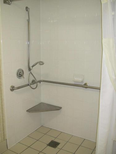 Hilton Garden Inn Addison - image 11