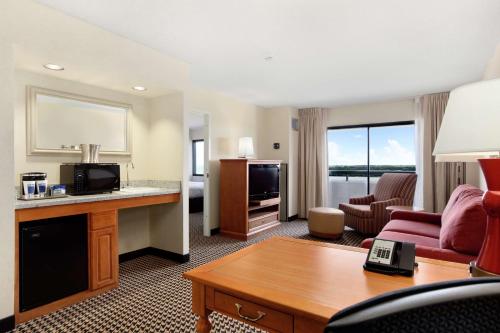 Hilton Suites Chicago Oak Brook