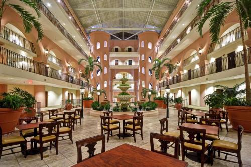 Embassy Suites Charleston - Historic District