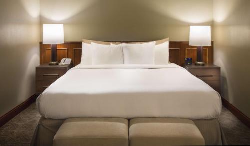 DoubleTree by Hilton Chicago - Oak Brook