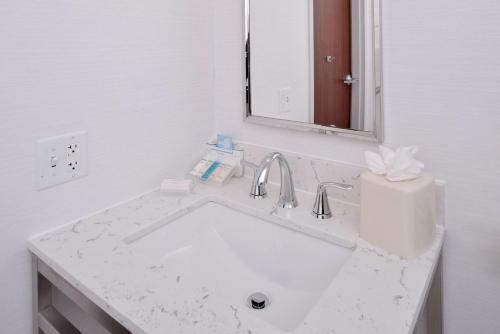 Hilton Garden Inn Columbus/Polaris - image 13